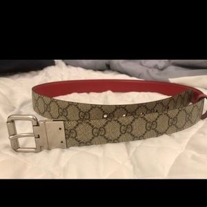 100% Authentic Men’s Reversible Gucci Logo Belt